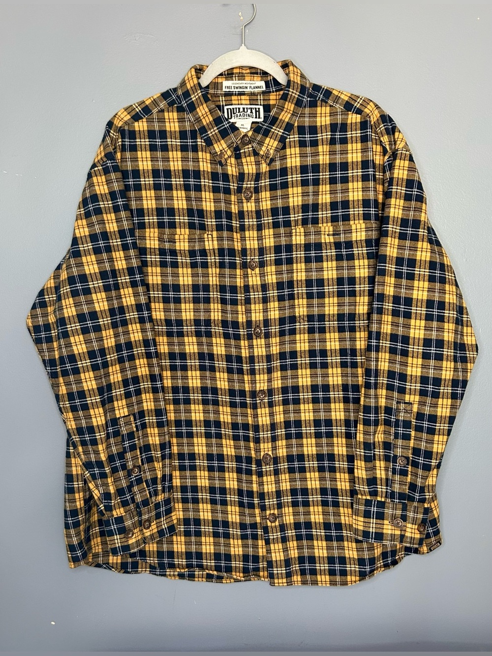 Duluth Trading Shirt Mens XL Yellow Plaid Thick Free Swingin Flannel Button Down